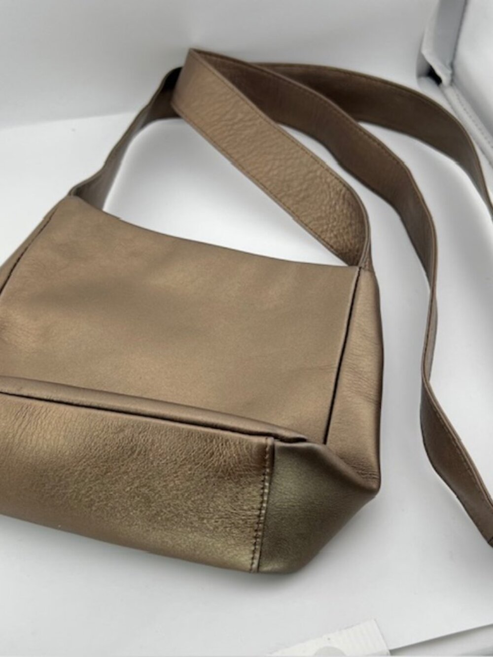 The SAK Crossbody Antiqued Gold Metallic Leather Zip-close Non-adjust Strap - Picture 3 of 8